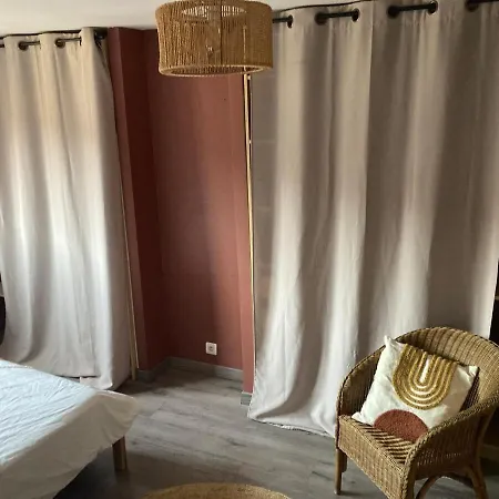 House, Ideal Health Chr