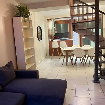 House, Ideal Health Chr * Loos