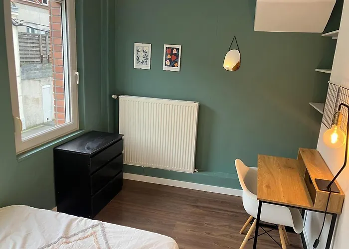 House, Ideal Health Chr Loos