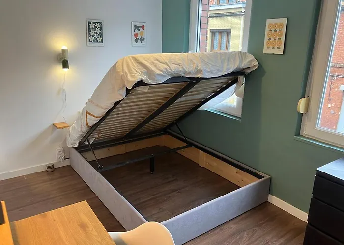 House, Ideal Health Chr * Loos